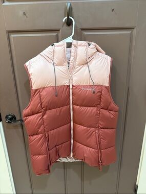 Columbia Hooded Two-Tone Puffer Vest - Dusty Rose & Light Pink